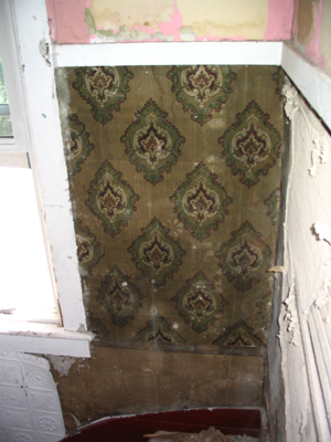 Fixer Upper Homes  Sale on Victorian Wallpaper  Here S A Close Up Of The Border     A Very Cute