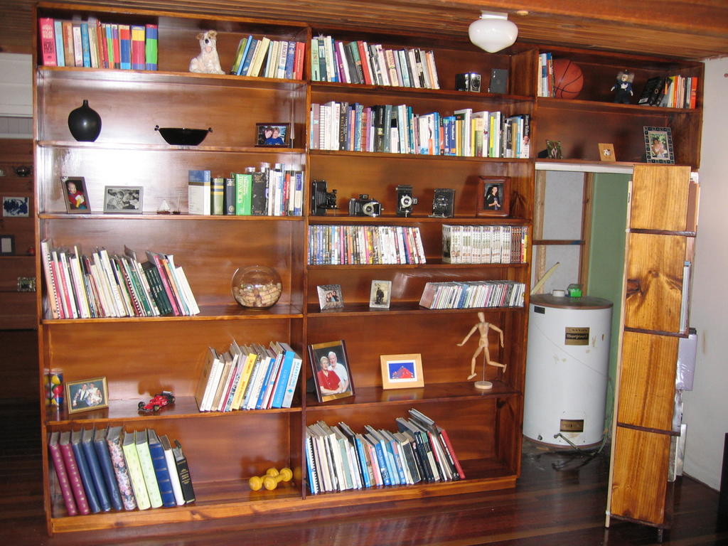 Secret door bookshelf
